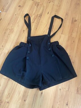 SHEIN Black High-Waist Button Suspender Skort